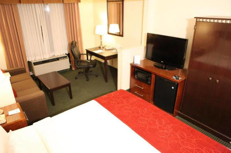 Comfort Suites Denver Ngoại thất bức ảnh