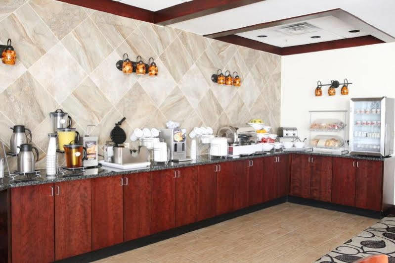 Comfort Suites Denver Ngoại thất bức ảnh